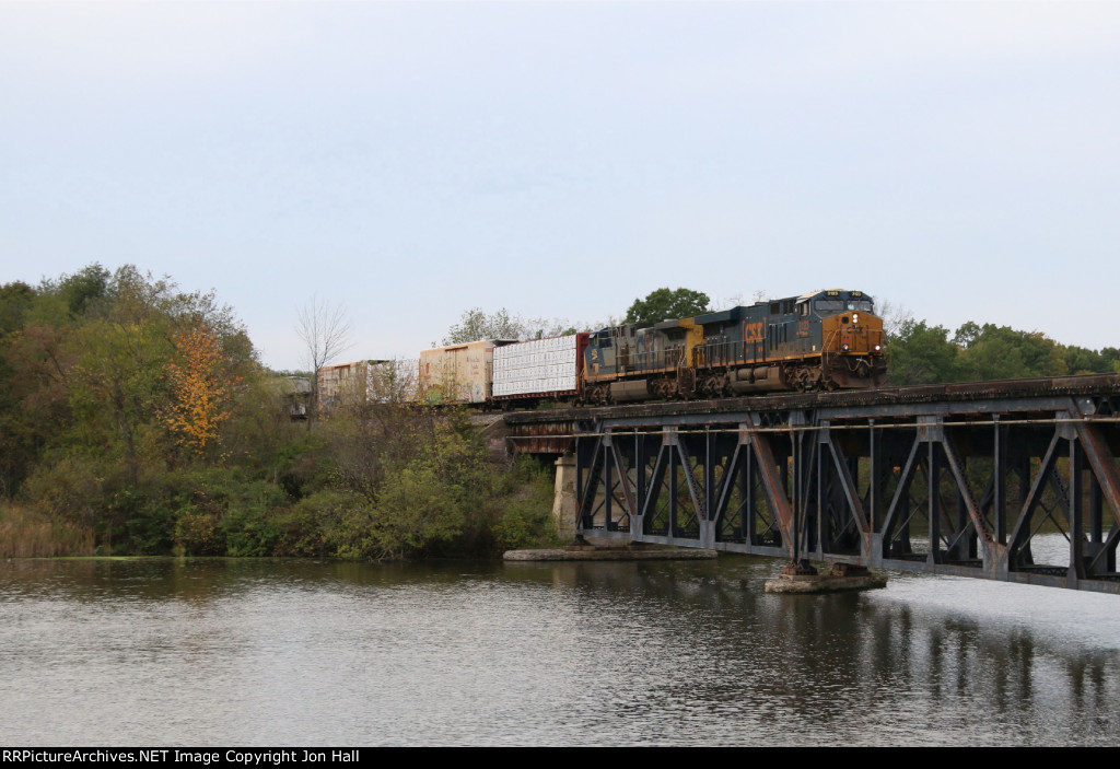 D706 comes east out over the Thornapple River